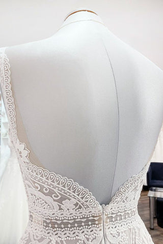 Vestidos de novia largos de tul con encaje y espalda abierta