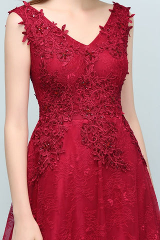 Ärmelloses A-Linien-Ballkleid mit Spitzenapplikationen und V-Ausschnitt und Kristallen