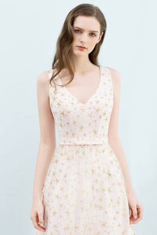 Ärmelloses langes A-Linien-Ballkleid mit V-Ausschnitt und Applikationen aus Tüll