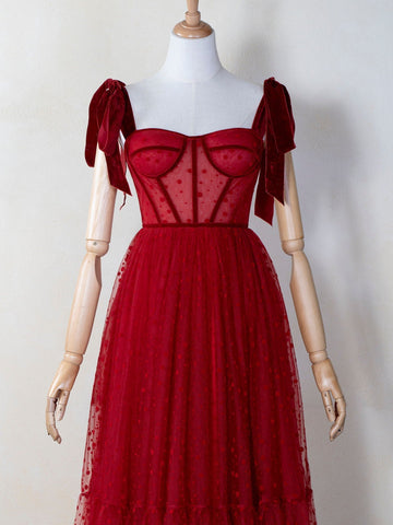 Vestido de fiesta largo de tul con lunares y corsé