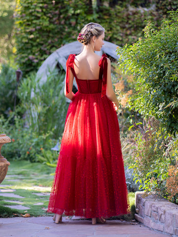 Vestido de fiesta largo de tul con lunares y corsé