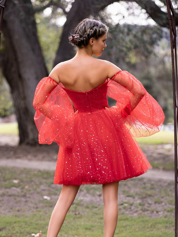 Vestido mini con escote corazón y nubes estrelladas