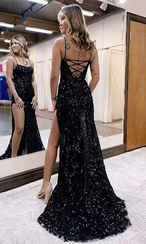 Vestido largo con escote cuadrado y lentejuelas azul rey