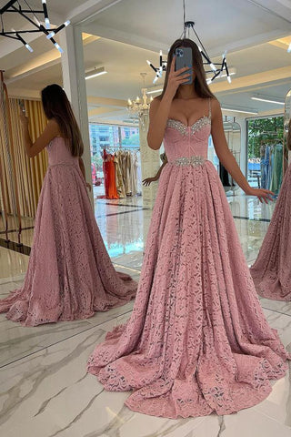 Impresionantes vestidos de fiesta rosas largos de corte A con escote en forma de corazón y encaje con cuentas