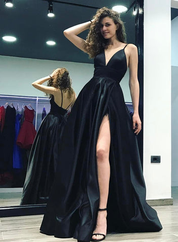 Elegante vestido de fiesta largo de satén negro con escote en V y abertura en la espalda