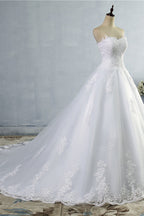 Stylish Strapless Sweetheart A-Line Wedding Dress Sleeveless Appliques Bridal Gowns (ZD17460)