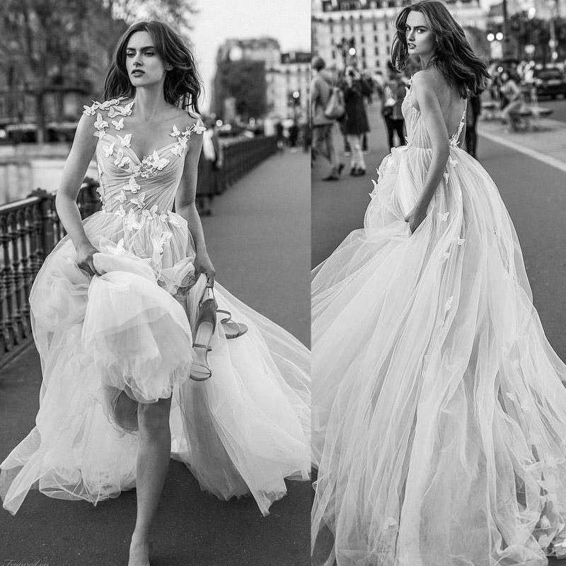 Abito da sposa avorio in tulle dolce a linea ad A con scollo a V e schiena scoperta, decorato con applicazioni WD477