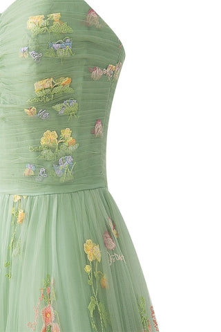 Bodenlanges Ballkleid mit Herzausschnitt und Tüllstickerei und Blumenmuster