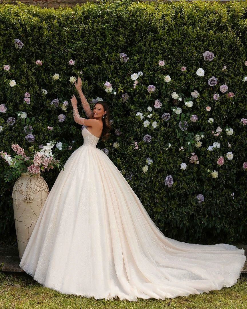 Sweetheart Long A-line Princess Glitter Sleeveless Lace Wedding Dress With Train by misshow.com