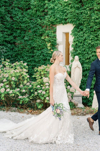 Vestido de novia de sirena sin mangas con apliques de tul y encaje