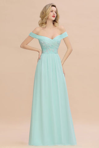 Vestido de dama de honor sencillo con hombros descubiertos y volantes de corazón
