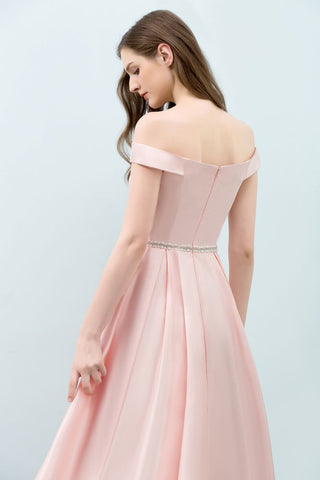 Vestidos de fiesta rosas de corte A, con hombros descubiertos y faja, hasta la rodilla