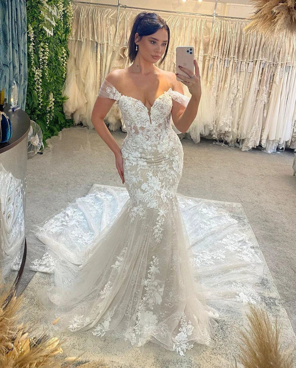 Trendy Floor Length Sweetheart Sleeveless Off-The-Shoulder Lace Wedding Dress with Chapel Train by misshow.com