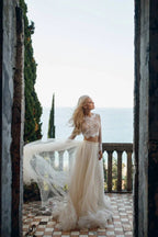 Robe de mariée longue en dentelle et tulle à jupe évasée deux pièces avec manches