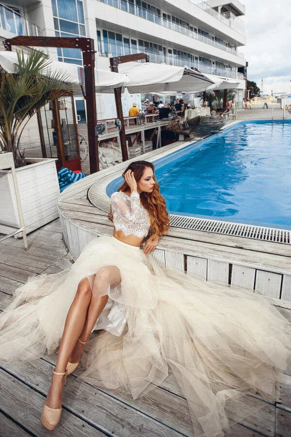 Robe de mariée longue en dentelle et tulle à jupe évasée deux pièces avec manches