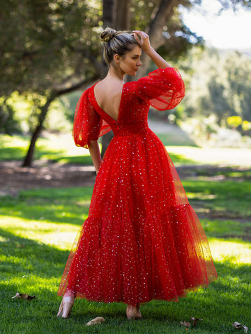 Vestido de fiesta de tul con escote en V y purpurina hasta la rodilla