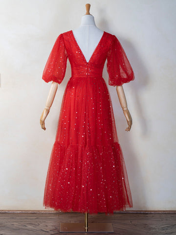 Vestido de fiesta de tul con escote en V y purpurina hasta la rodilla