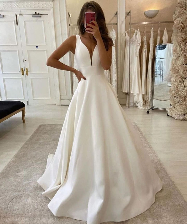 V-Neck Sleeveless Long Wedding Dress