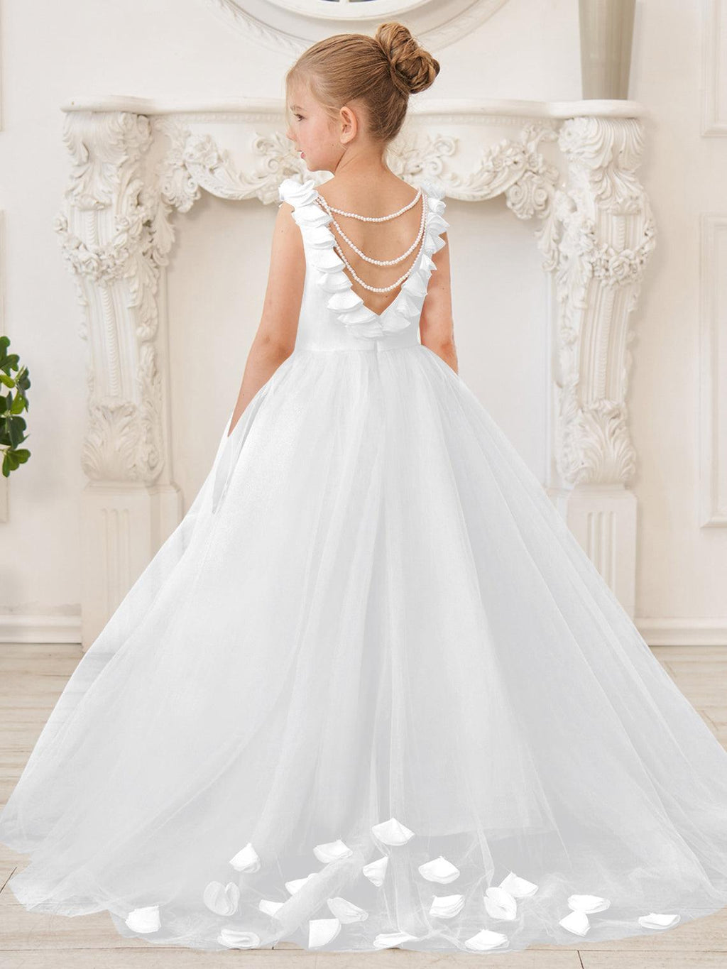 Elegant White Tulle Flower Girl Dress with Sweep Train
