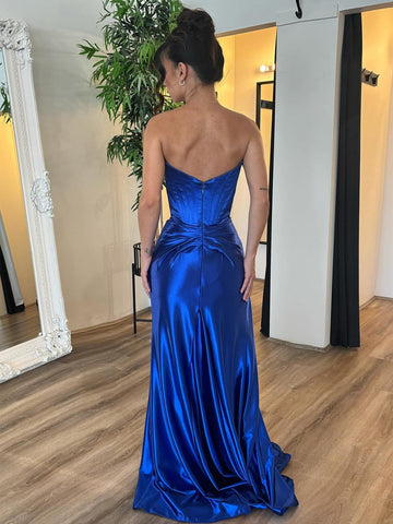 Willa | Königsblaues trägerloses Meerjungfrau-Ballkleid aus Satin mit Schlitz