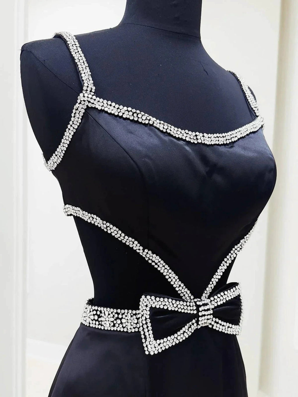 Windsor | Scoop Neck Mermaid Beaded Long Prom Dress With Bow by KissProm
