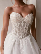 Customized Sweetheart Sleeveless Wedding Dress See Through Beading Lace Applique Sweep Train A Line Bridal Dresses